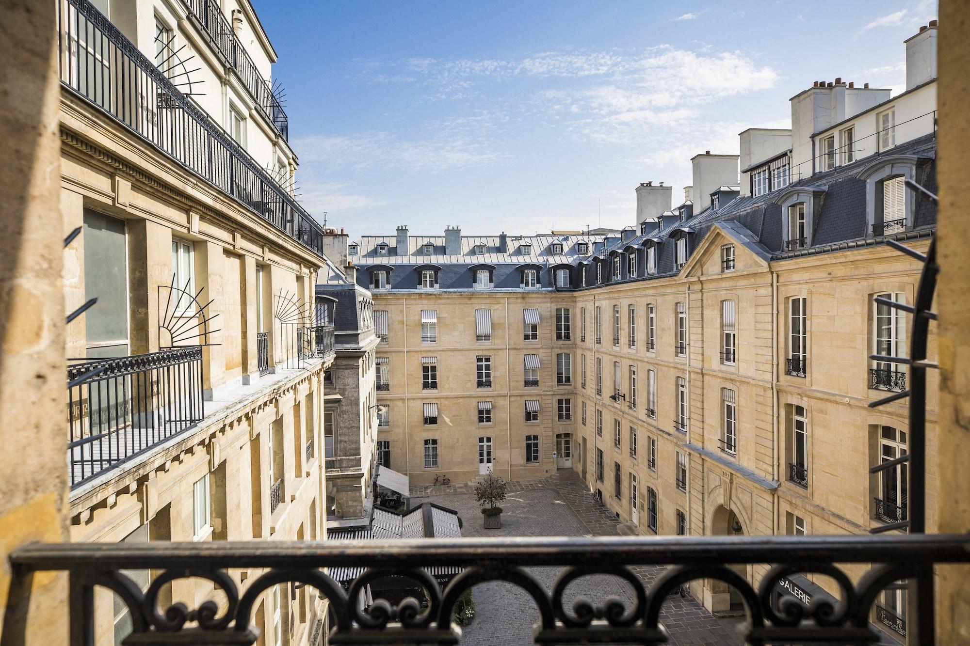 Grand Hotel Du Palais Royal Paris Exterior photo